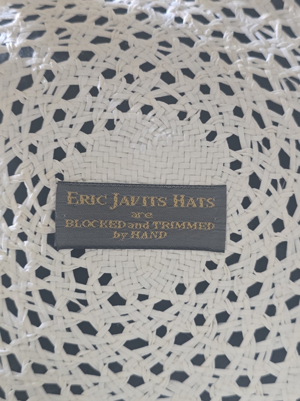 Eric Javits White Woven Straw Sun Hat with Logo Tag - Picture 4 of 9